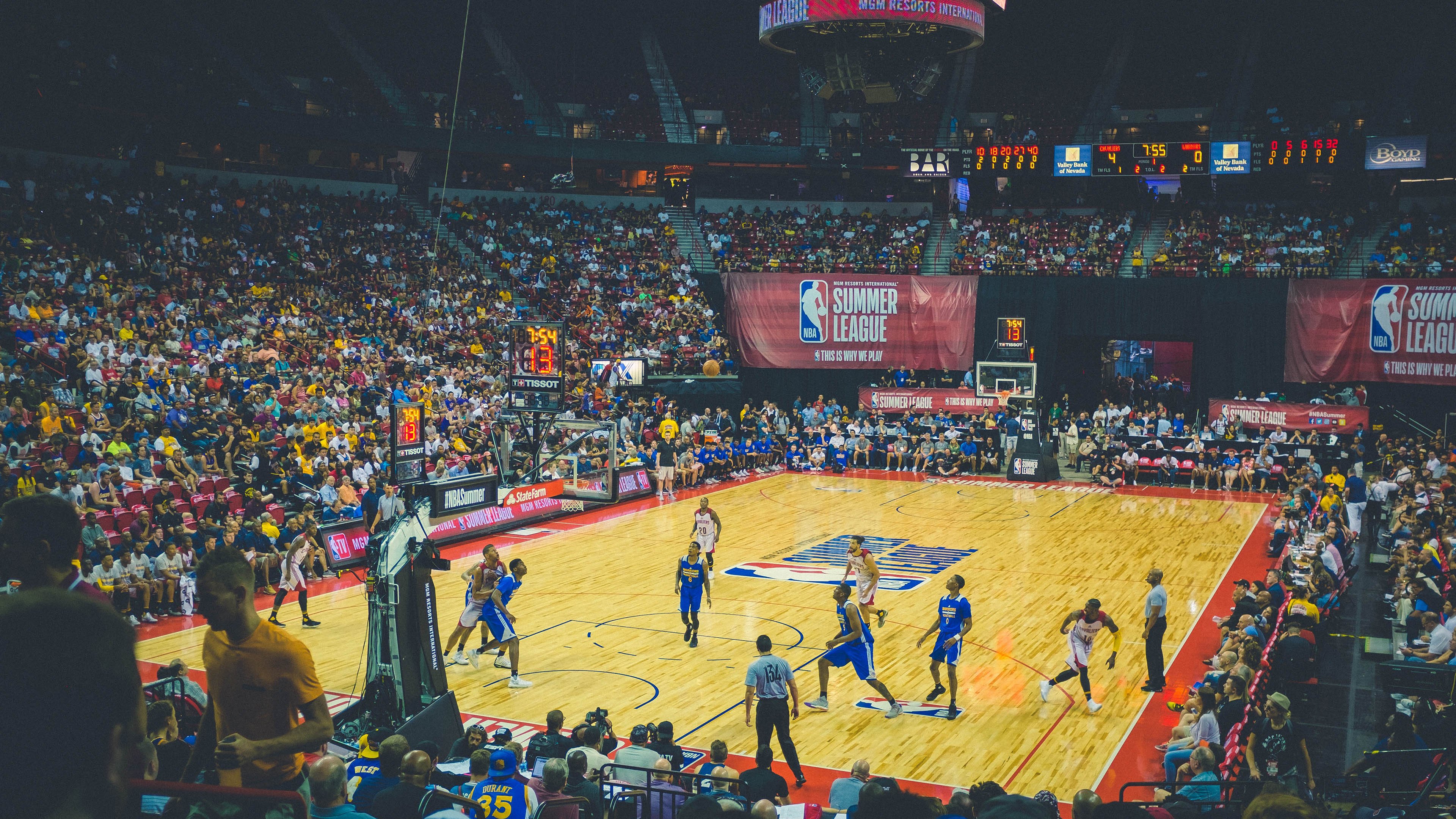 爱游戏在线登录入口-凯蒂·莱德基赛后感谢团队支持，凯特 莱德基